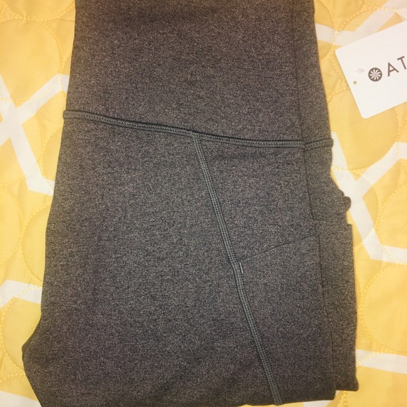 Athleta Salutation Stash Pocket Tight Size S - Picture 5 of 7